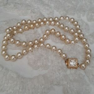 S.A.L.O Vintage Pearl Necklace